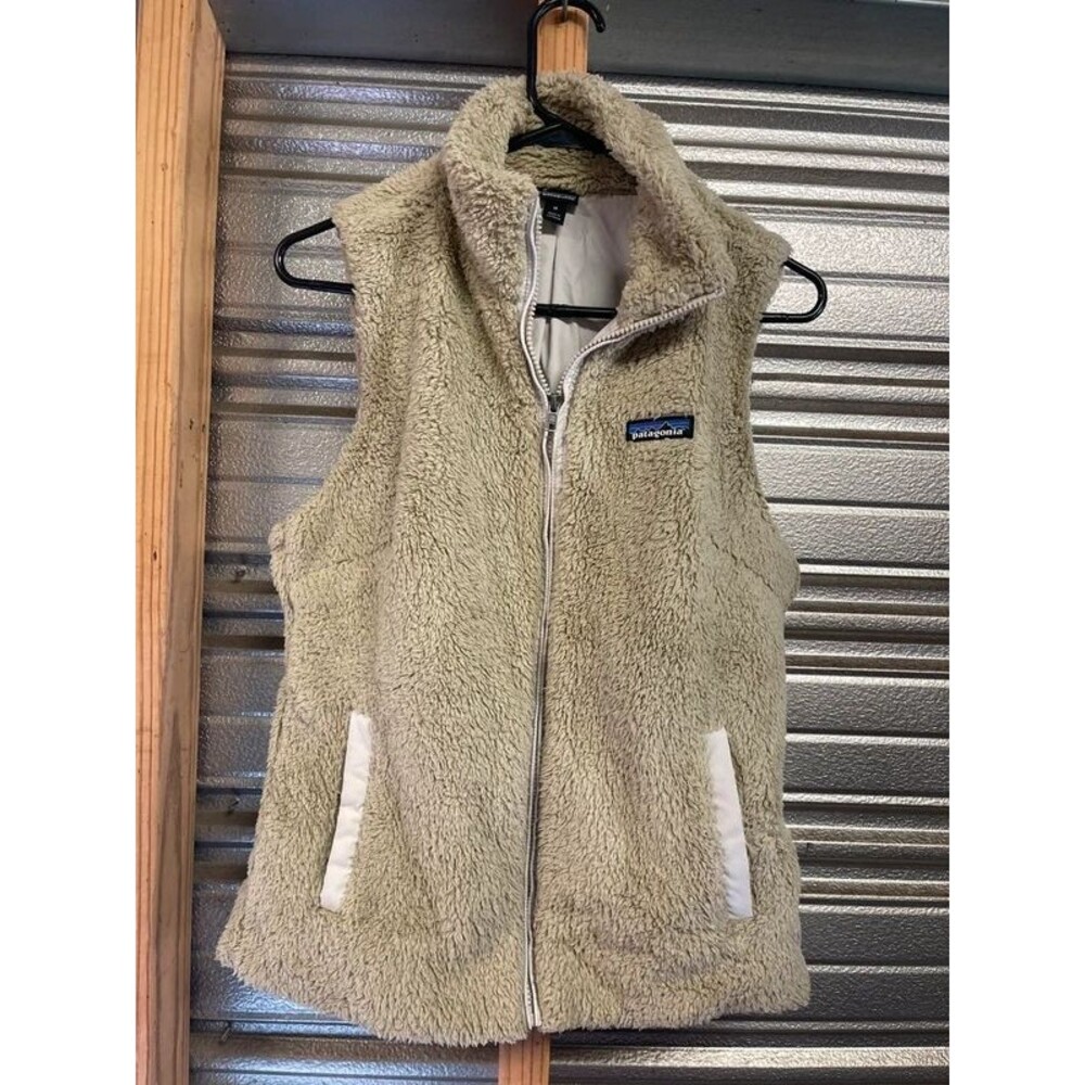 Medium Women’s Patagonia Fuzzy Vest Tan